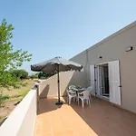 Stone&sea Retreat Oasis - Cozy Stone Дом отдыха