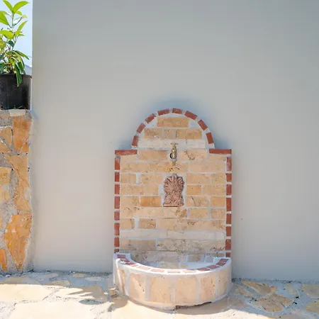 Stone And Sea Oasis *