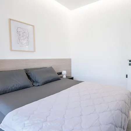 Stone And Sea Oasis *