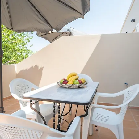 Stone And Sea Oasis Holiday home